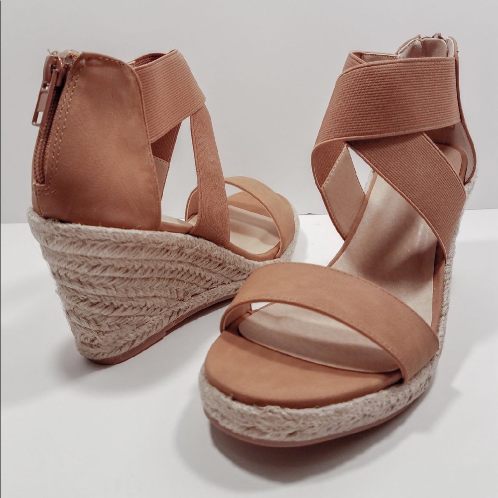 🔥2 LEFT🔥 Tan Espadrille Wedges Delicious Brand